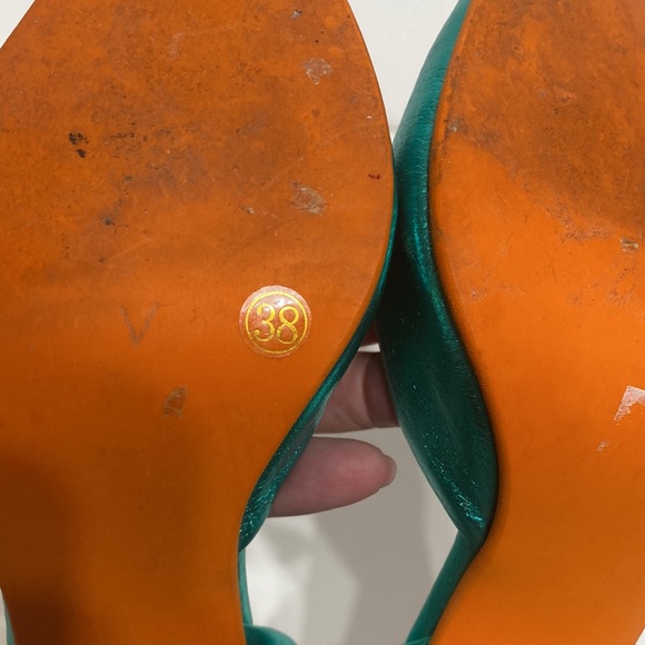 Green Leather Metallic Heels - Picture 16 of 16